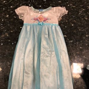 Girls 3T Disney’s frozen nightgown.